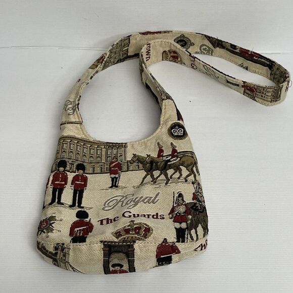 Signare Tapestry Royal Guard Shoulder Crossbody Bag Print Allover Size Small - Picture 2 of 7